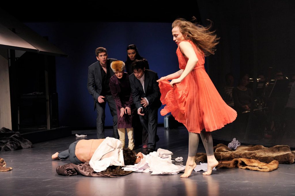  Simon Pauly, Annedore Kleist, Katarina Bradic, Patric Schott, Ioannis Avakoumidis, Anna-Luise Recke, Foto: Thomas Aurin