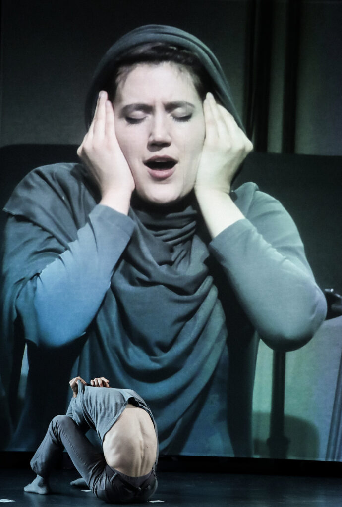  Sarah Laulan, photo: Dirk Bleicker