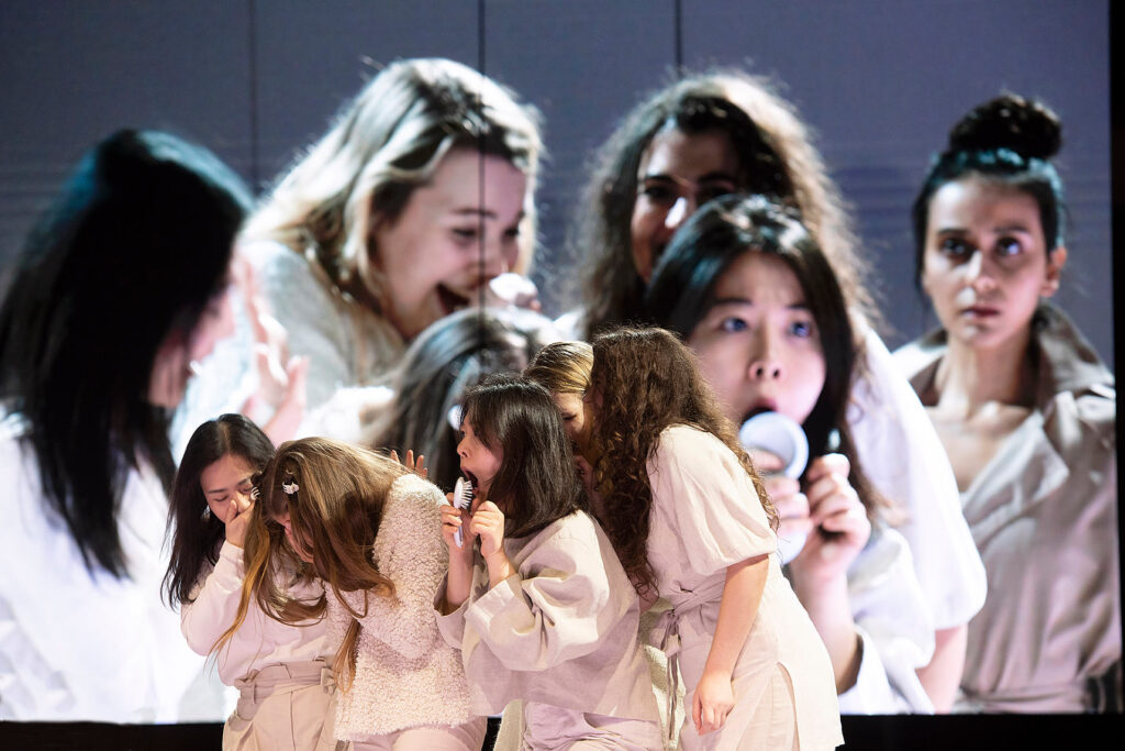  photo: Monika Rittershaus