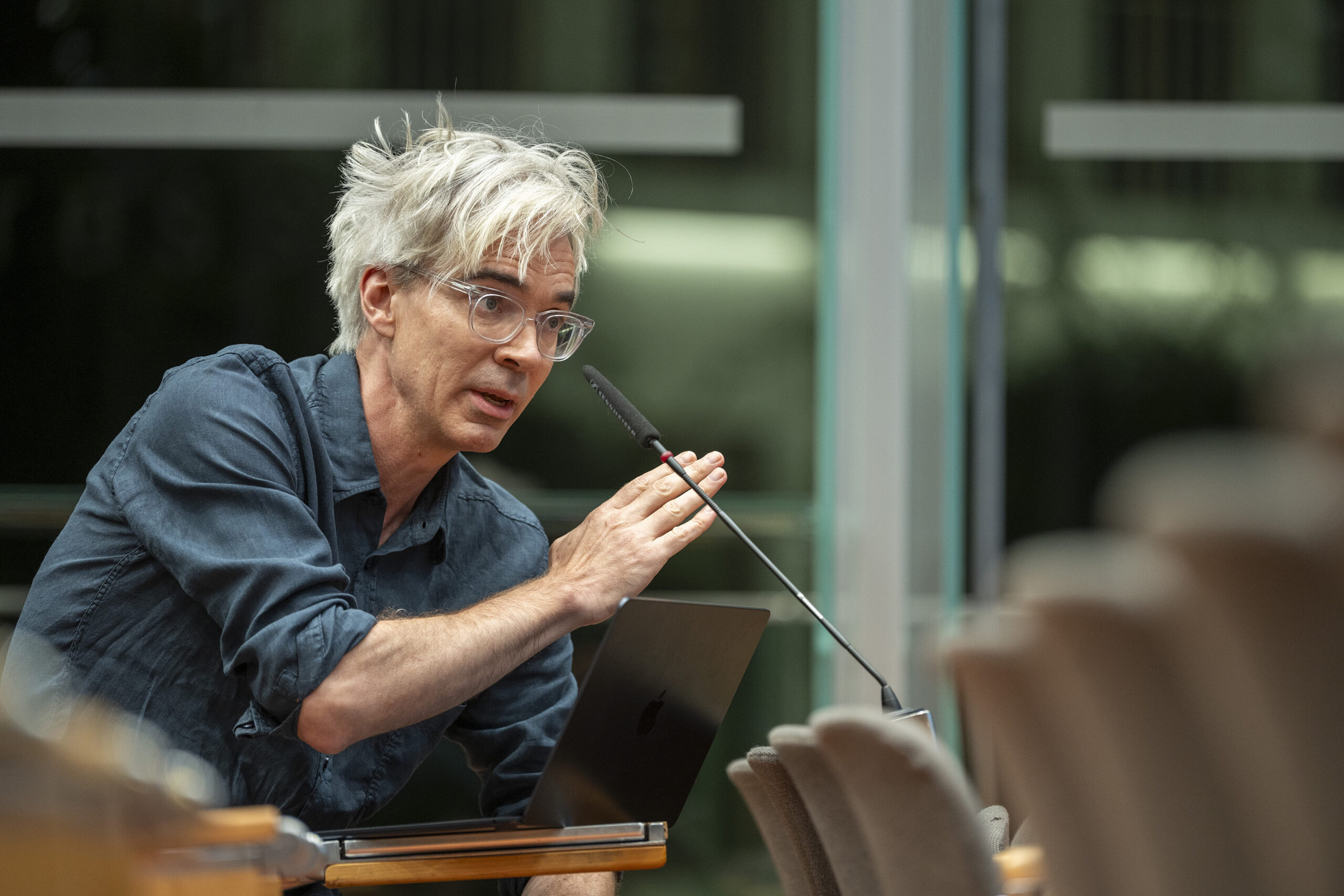 Ein Volksbürger, Ted Schmitz, 