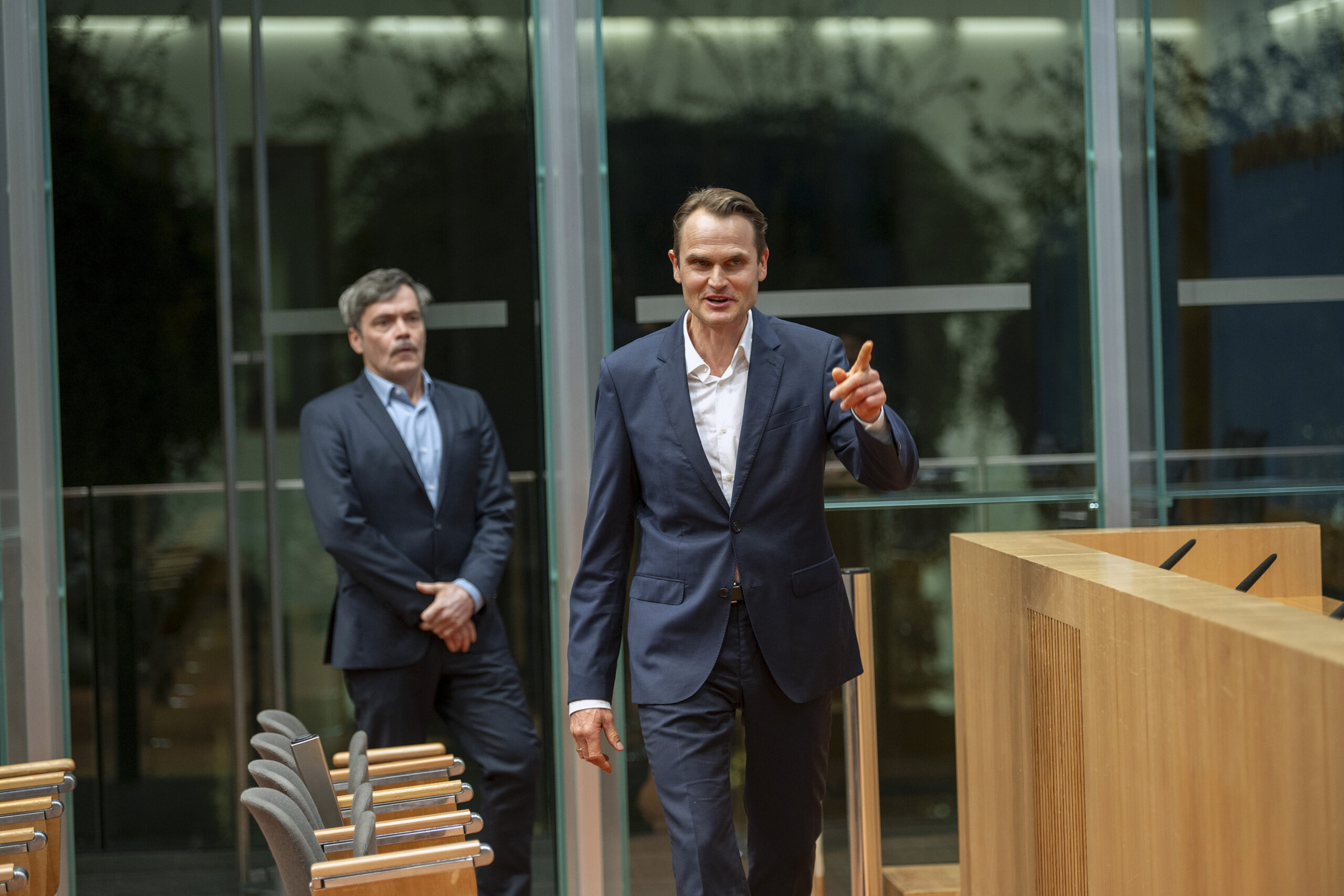 Ein Volksbürger, Fabian Hinrichs, Patric Schott, 