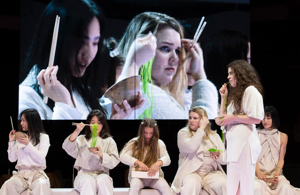  photo: Monika Rittershaus